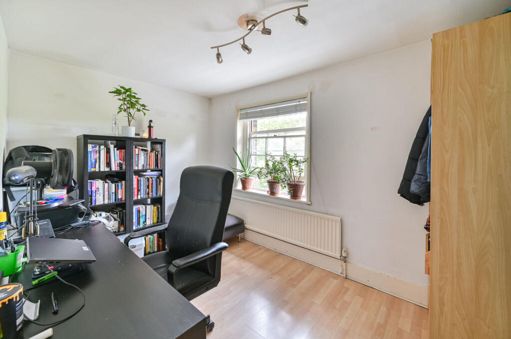 Apartment in London - View 5