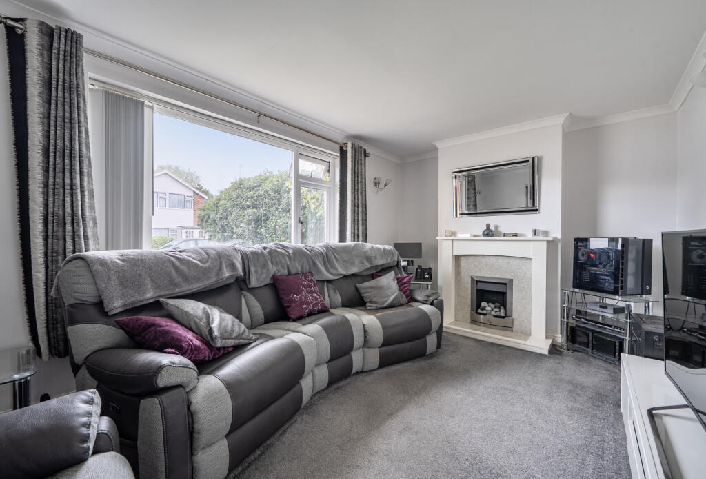House in Tewkesbury, Brockworth - View 2