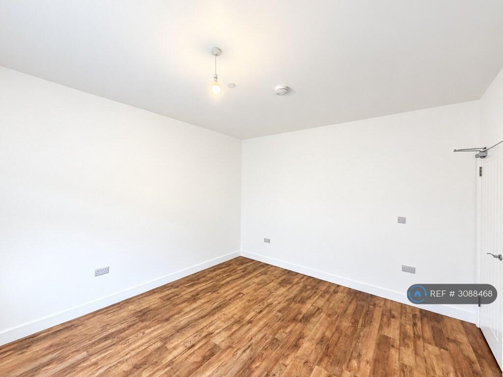 Apartment in Cardiff - View 5