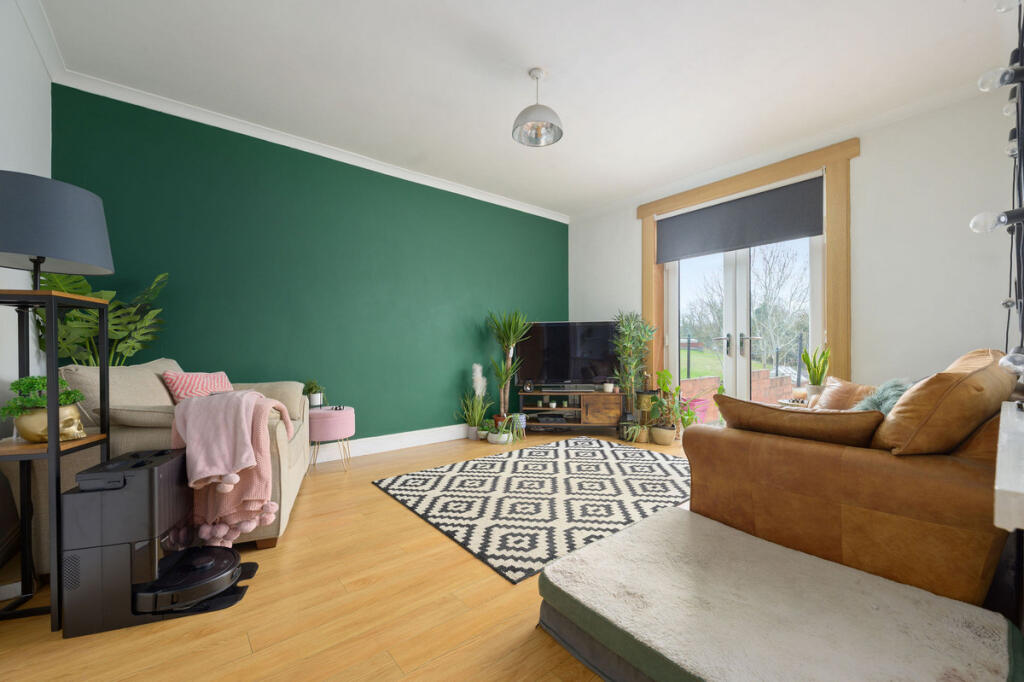 Apartment in Oakley, Fife - View 2