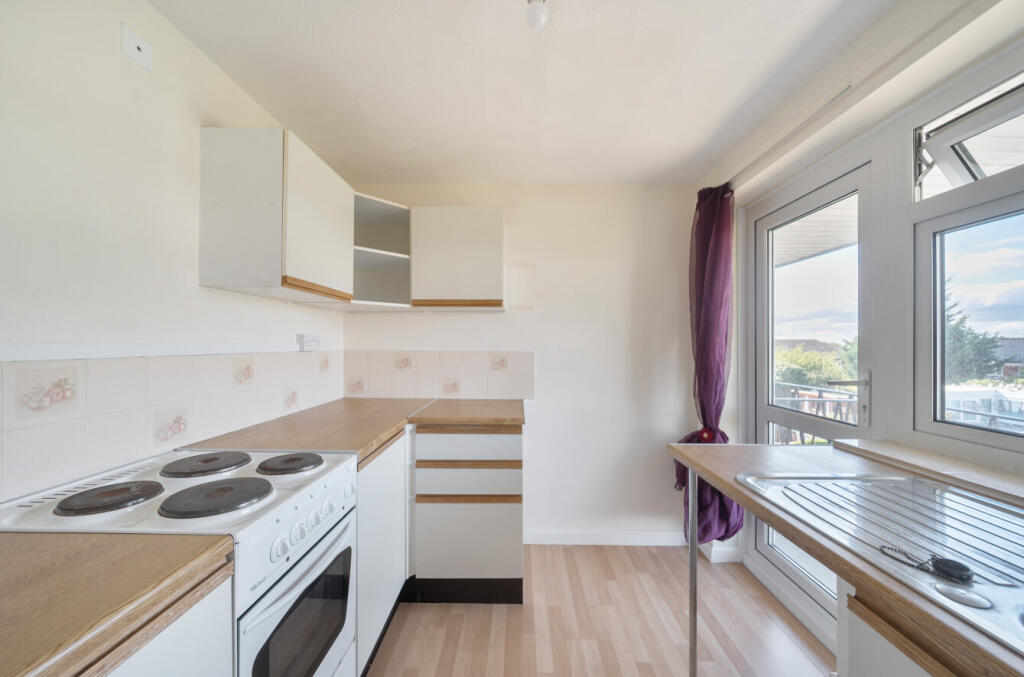 Deacon Road, Southampton, Hampshire, SO19 photo 2