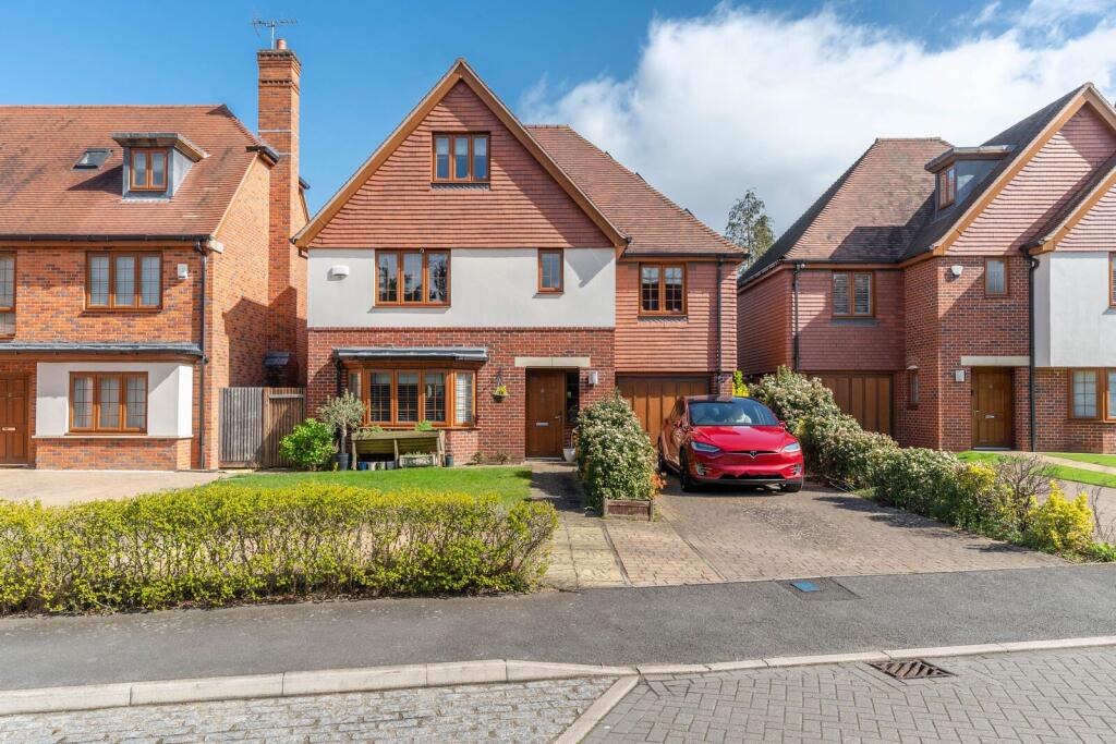4-bed detached on Bishop Ramsey Close, Ruislip, HA4, £1,250,000