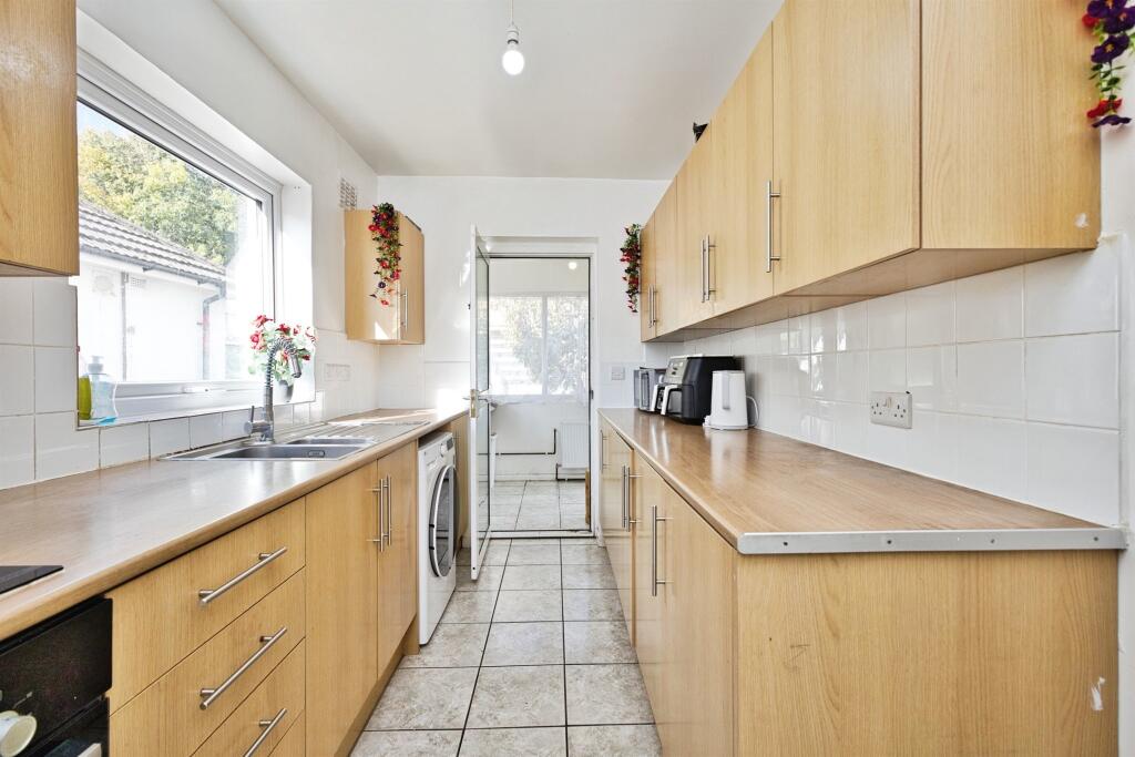 House in Yeovil, Somerset - View 3