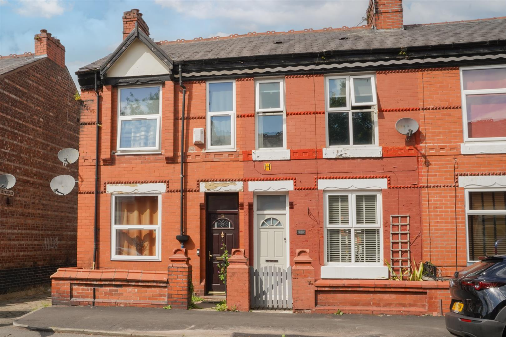 2-bed terraced on Horton Road, Fallowfield, £240,000