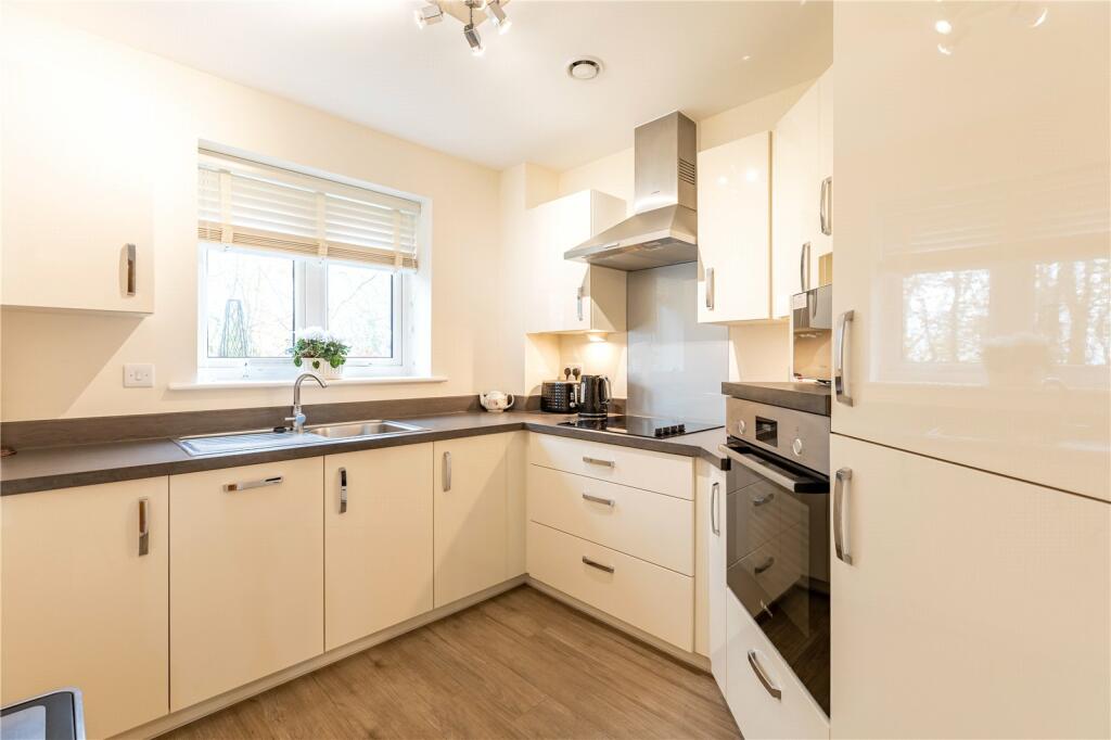 Bath Road, Devizes, Wiltshire, SN10 photo 2