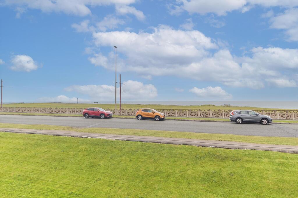 Pembroke Court, Queens Promenade, Blackpool photo 3