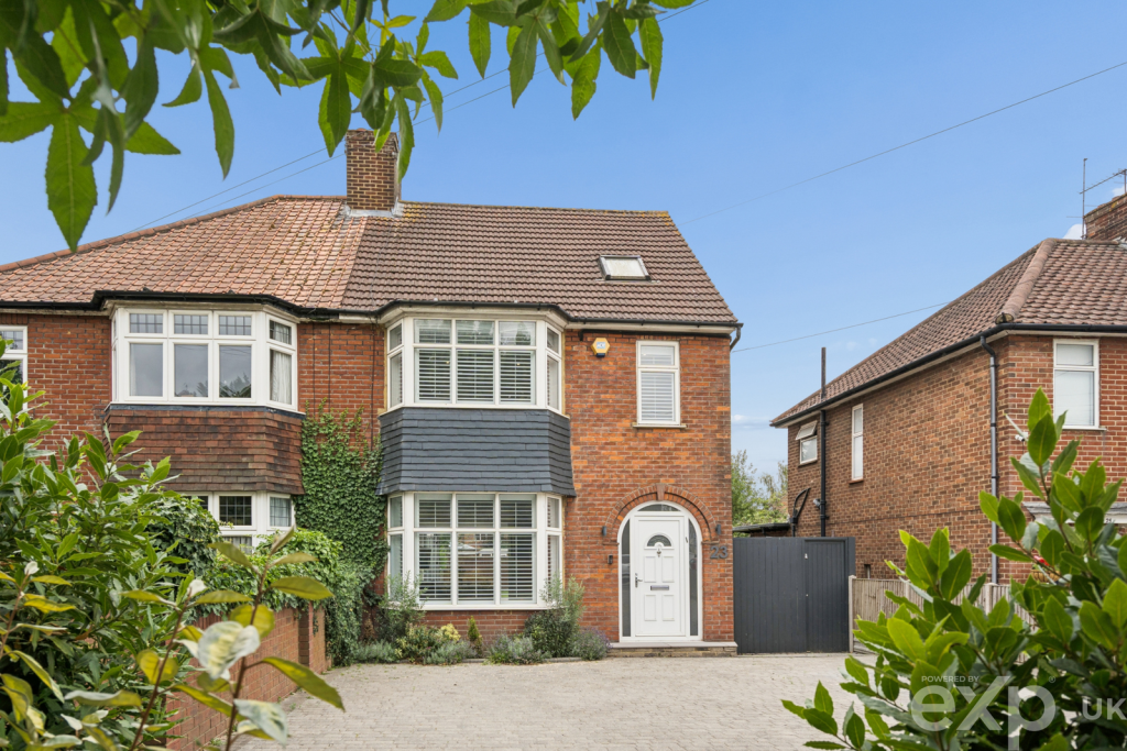Bunns Lane, London, NW7