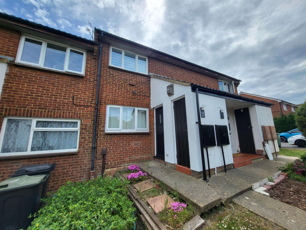 Main image of property: 14 Leygreen Close, LU2 0SQ