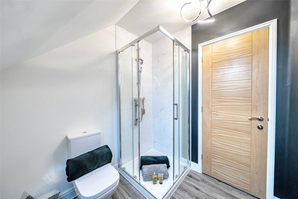 Apartment in Gloucester - More