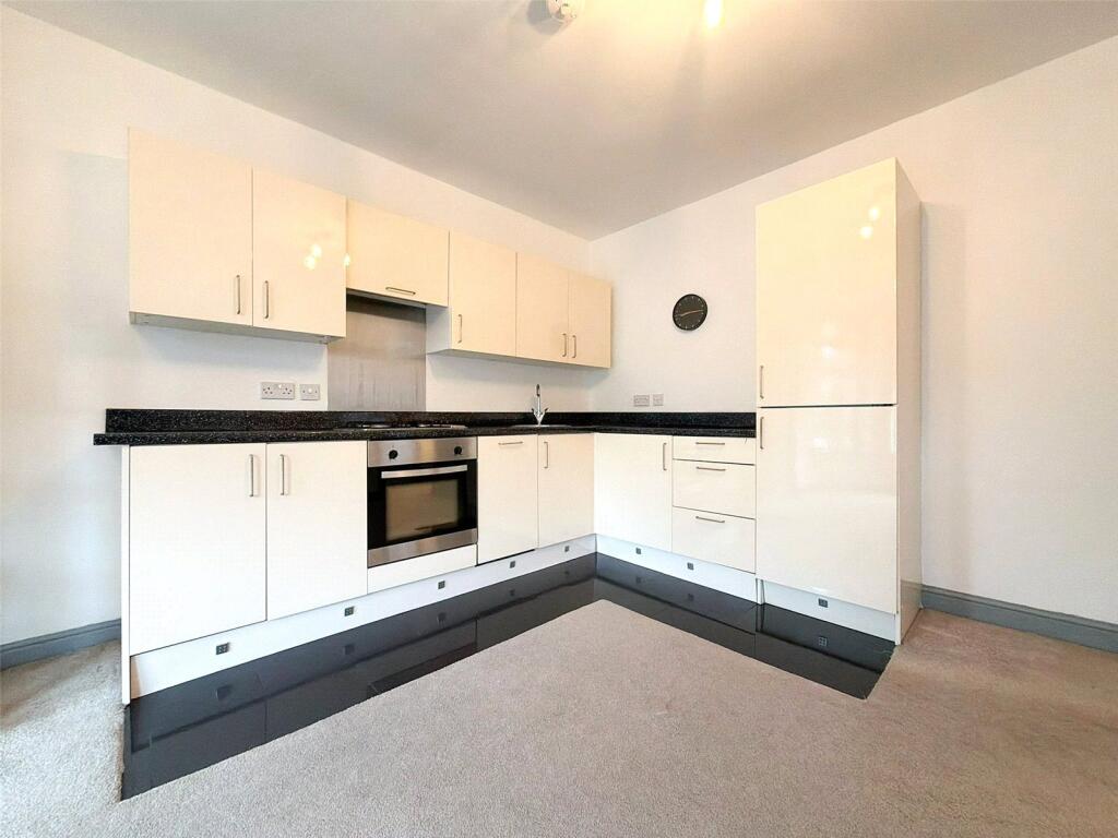 Apartment in Manchester, Withington - View 4