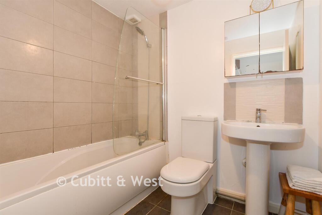 Apartment in Sutton - More