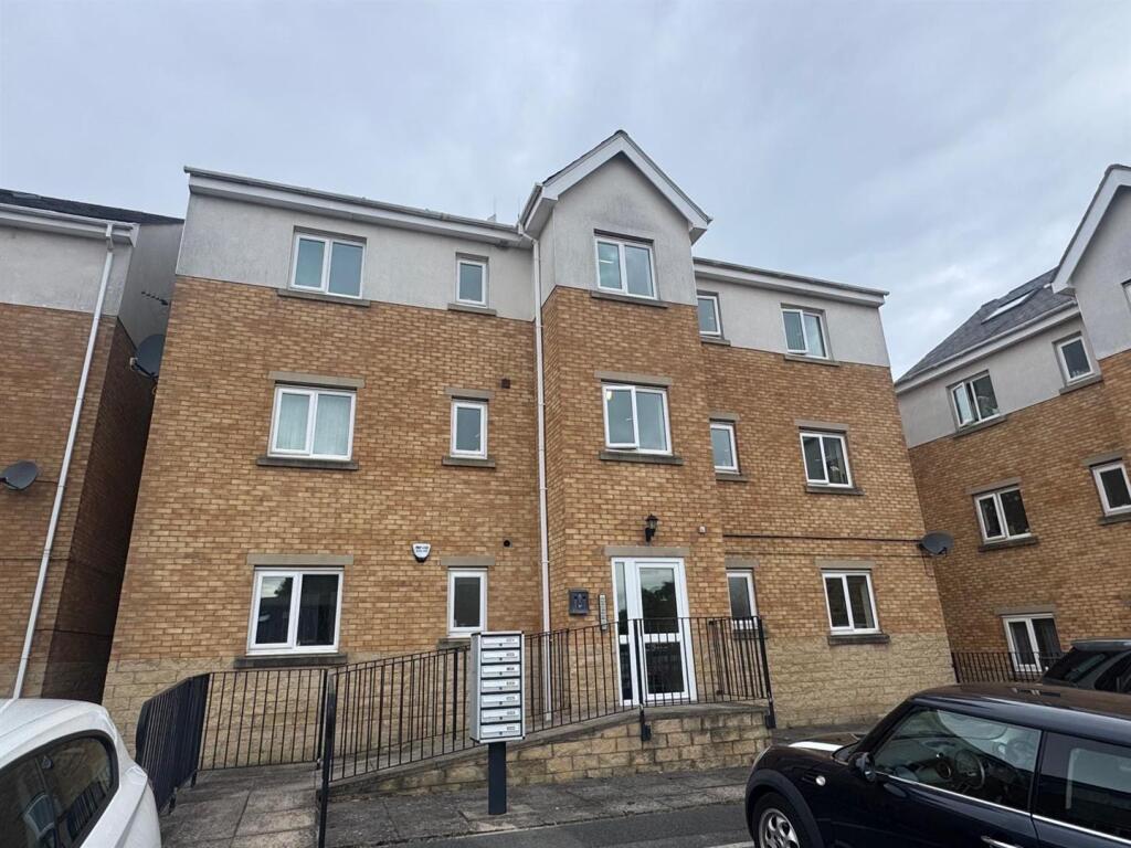 Main image of property: Lemans Drive, Staincliffe, Dewsbury, WF13 4AL