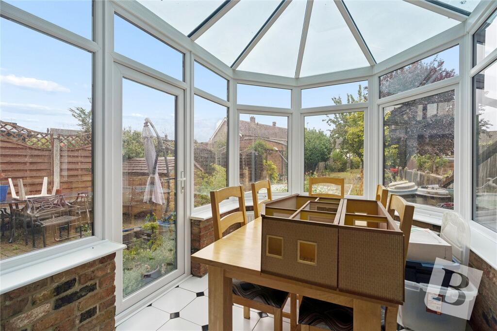 House in Romford - More