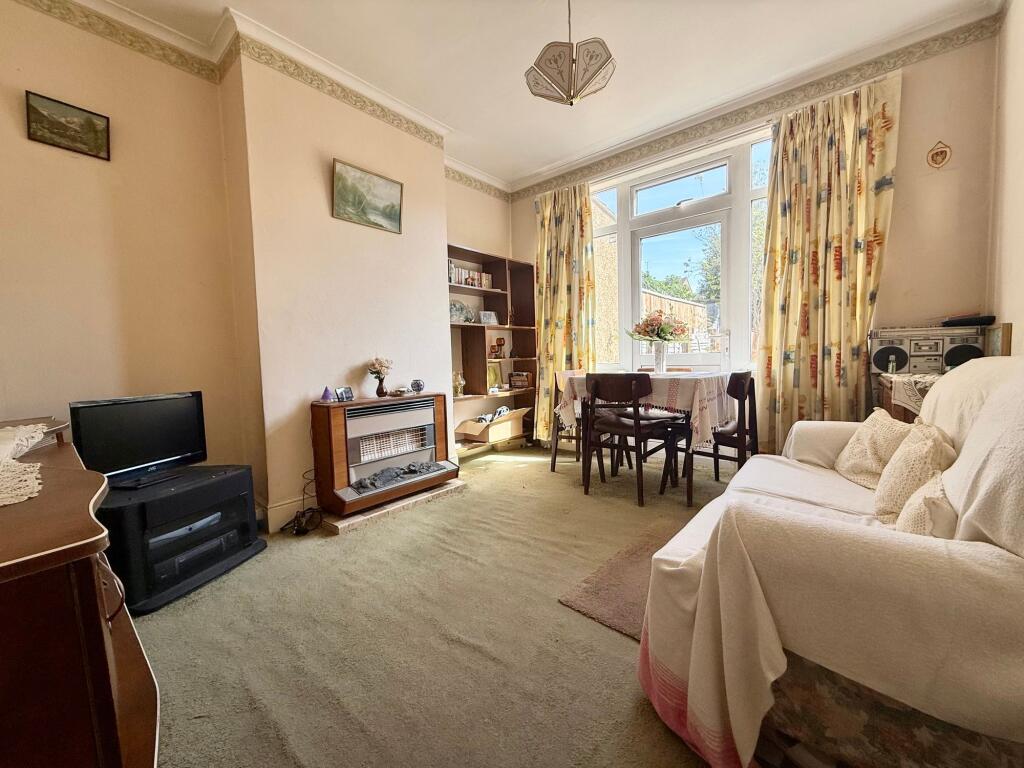 House in Luton, Biscot - View 3