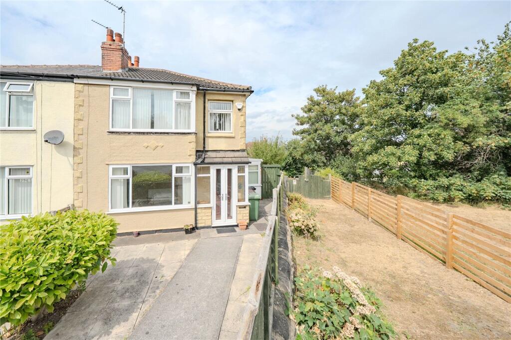 Main image of property: Leeds & Bradford Road, Leeds, West Yorkshire