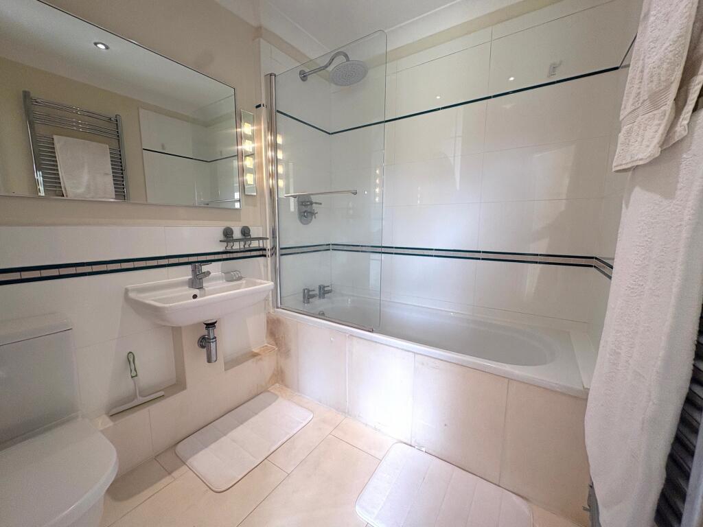 Apartment in Swindon - View 5