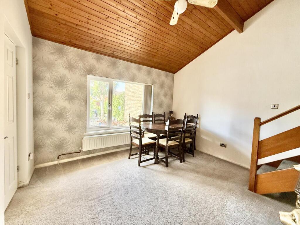 House in Highcliffe-on-Sea, Highcliffe and Walkford - More