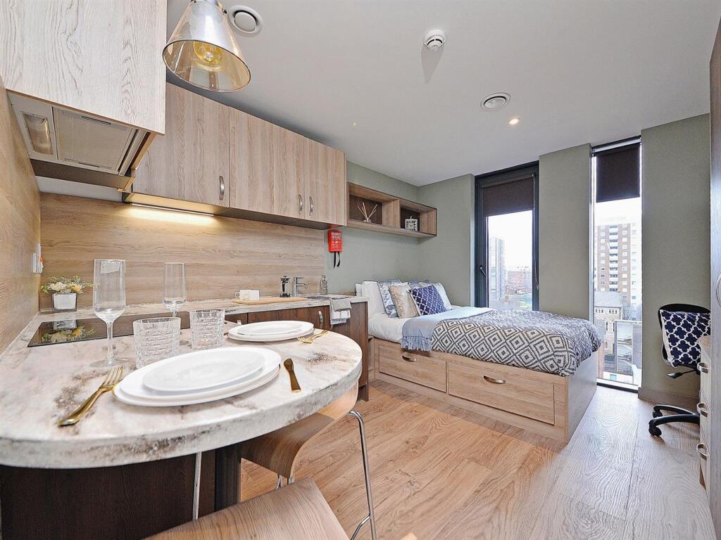 Studio flat for rent