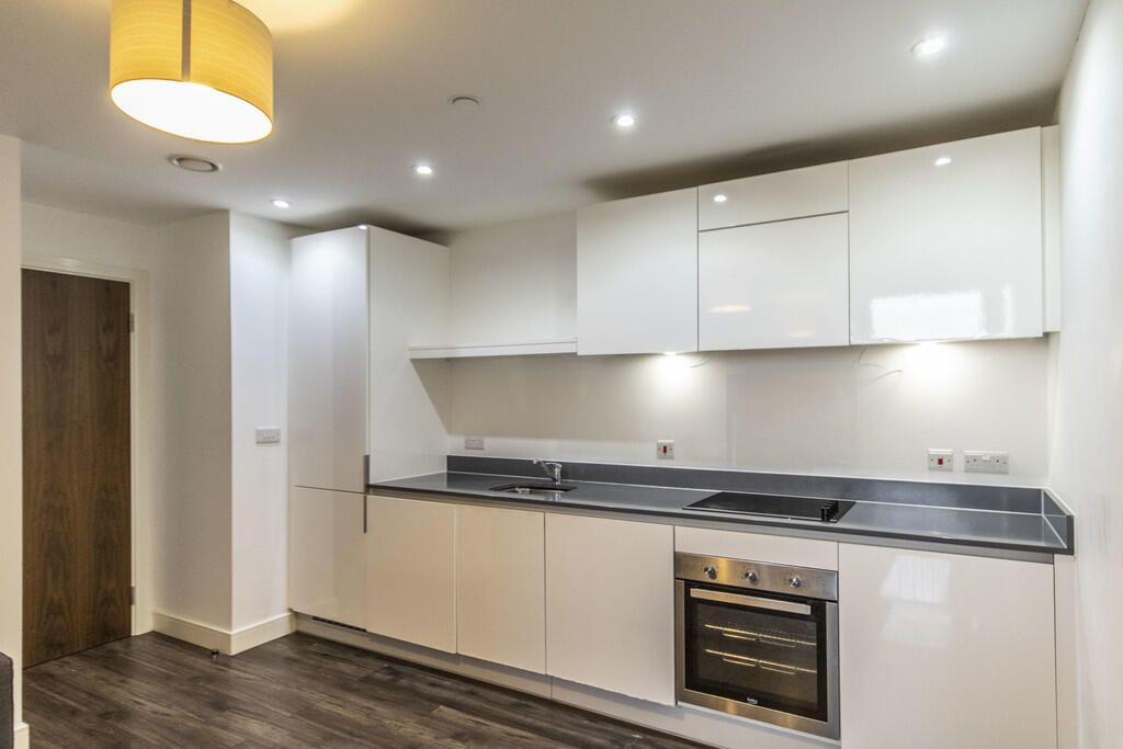 Apartment in Birmingham, West Midlands - View 4
