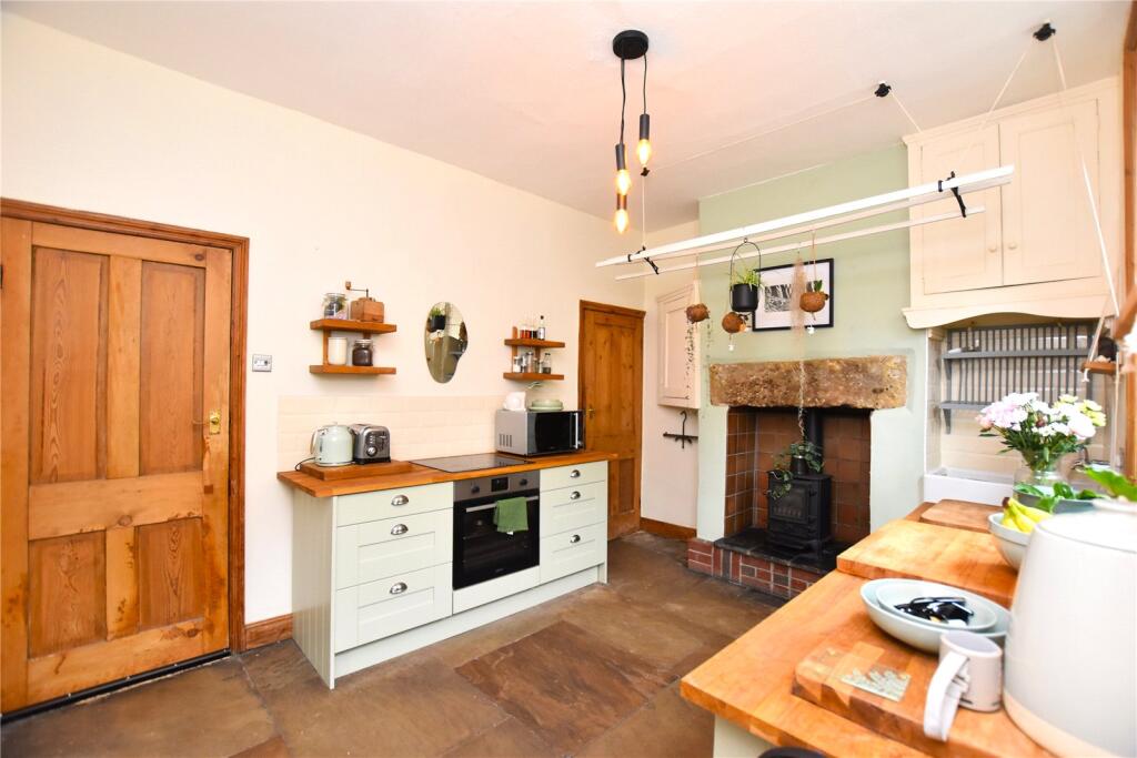 Butts Terrace, Guiseley, Leeds, West Yorkshire photo 3