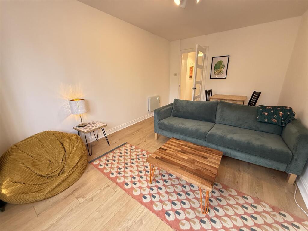 2-bed flat on Trinity Court, Cleminson Street, Salford, £200,000