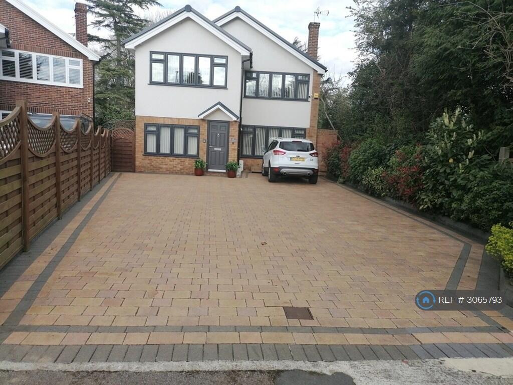 Main image of property: Thatcham Gardens, London, N20