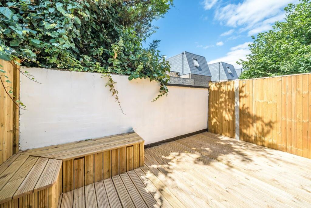 House in London - View 4