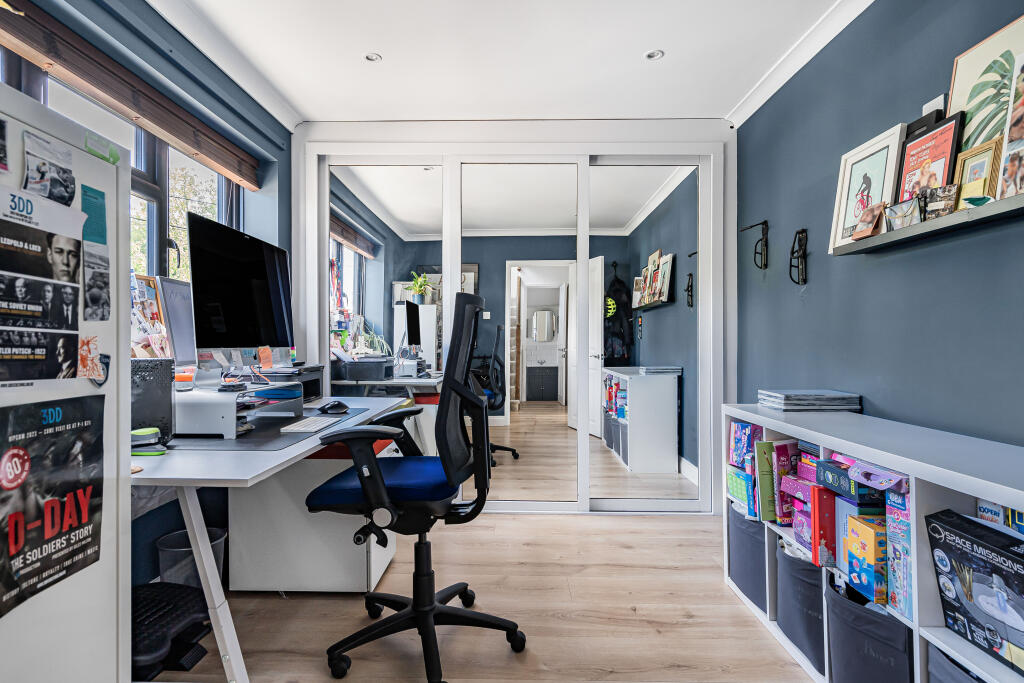 House in Hemel Hempstead - More