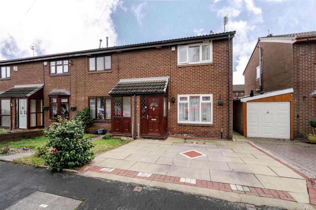 Main image of property: Avon Street, Leigh