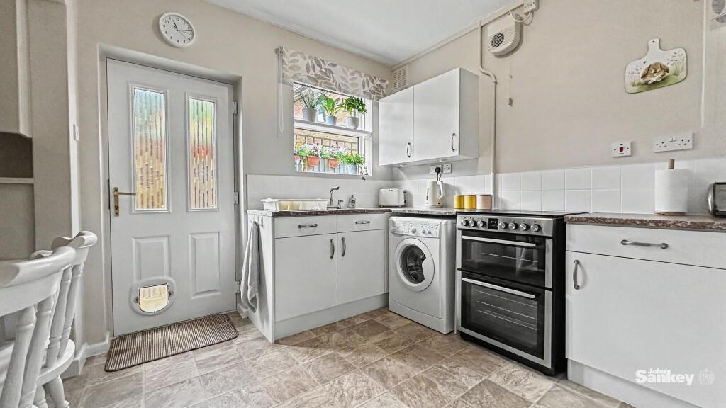 Ravensdale Road, Mansfield, NG18 - More