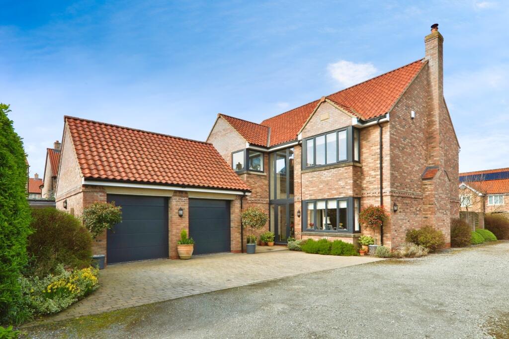 Main image of property: Little Weighton Road, Walkington, Beverley, East Riding Of Yorkshire, HU17 8SP