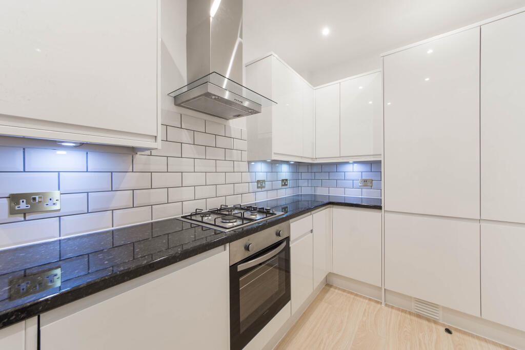 Apartment in London - More