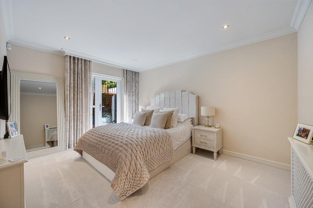 Moss Lane, Alderley Edge, Cheshire, SK9 photo 4
