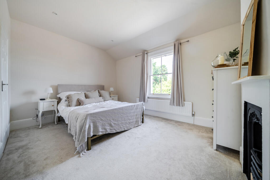 House in Bromley - View 5
