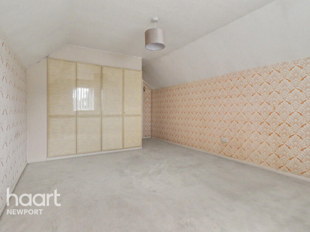 House in Newport, Mount Pleasant Estate, Rogerstone - View 5