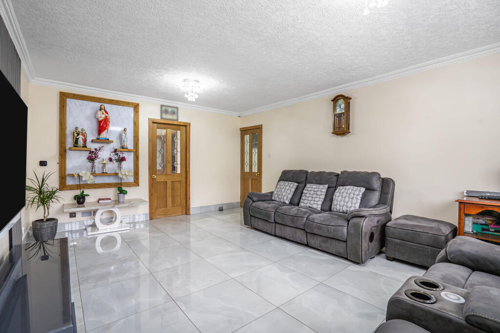 Amberley Close, Bolton, BL3 photo 3
