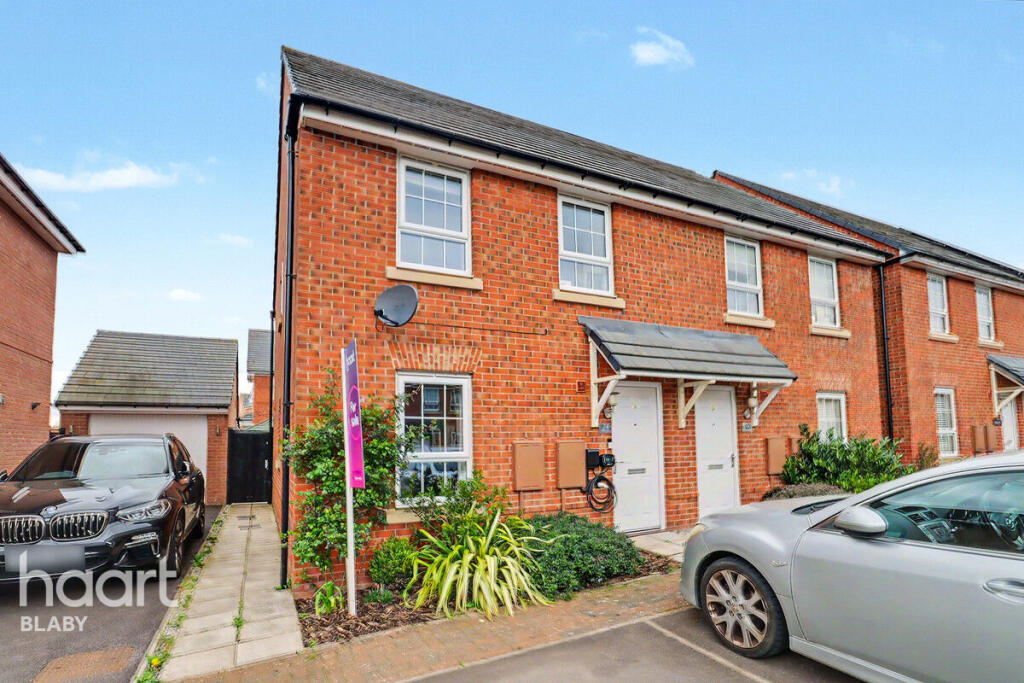 3-bed semi-detached on Teviot Drive, Leicester, £280,000