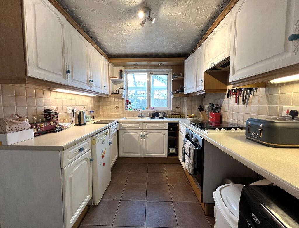 Huntingdon Road, Chatteris, Cambs, PE16 6EF photo 3