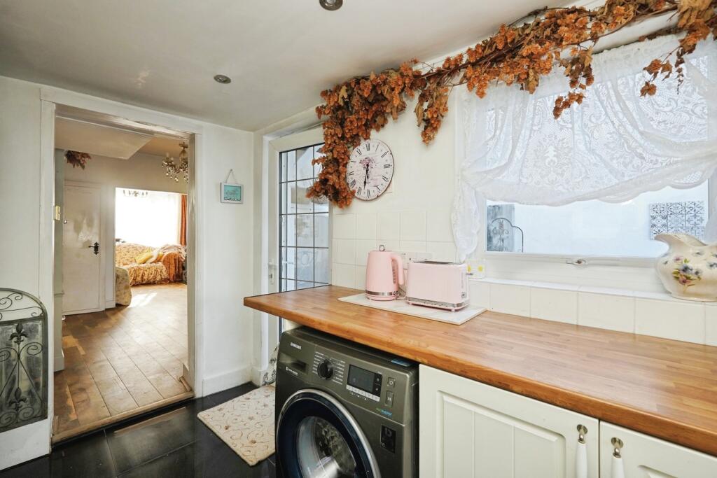 House in Canterbury - View 5