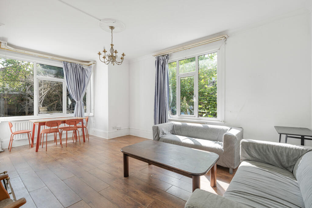 House in London - View 2