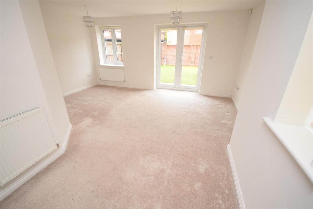 Compstall Road, Romiley, Stockport photo 2