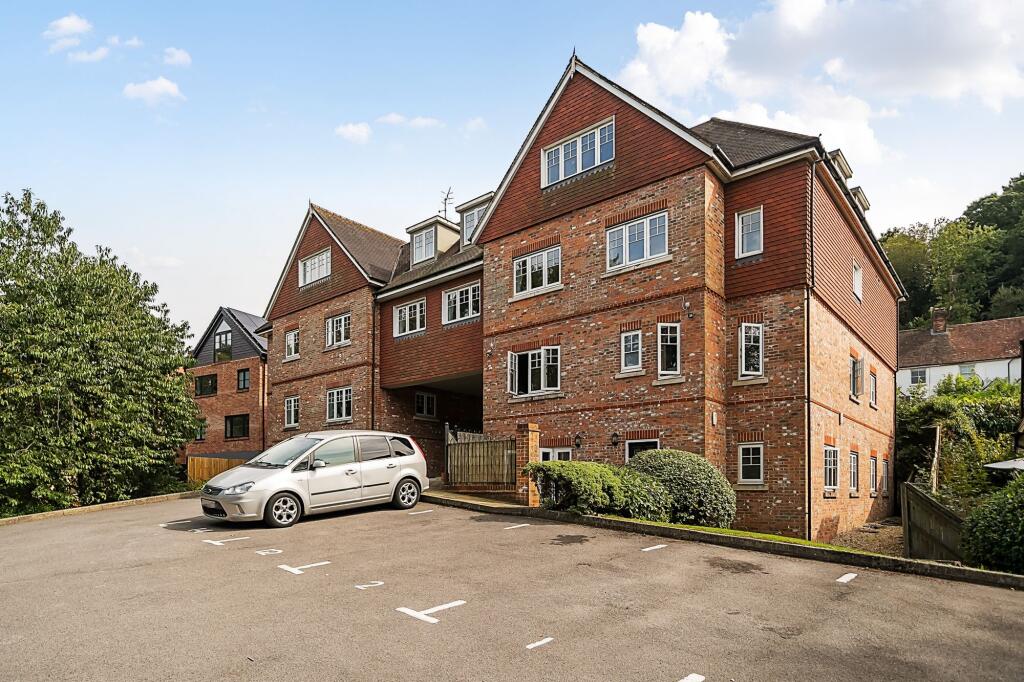 Apartment in Waverley, Camelsdale, Haslemere - View 3