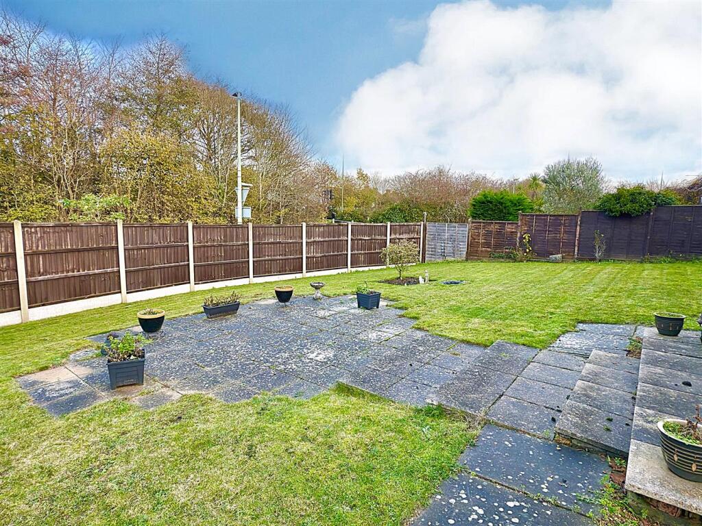 Seavert Close, Carlton Colville, Lowestoft, Suffolk, NR32 photo 4