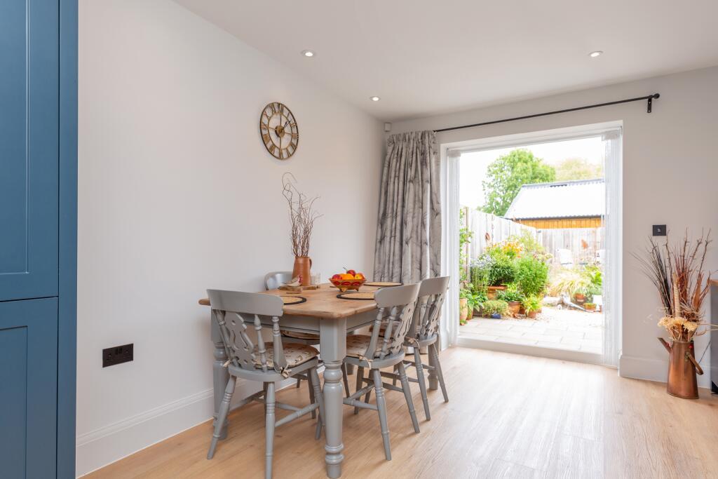 House in Salisbury, Motcombe - More