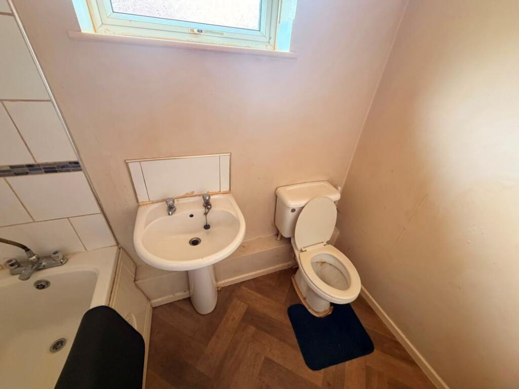 17 Marske Street, Hartlepool, Cleveland, TS25 5QP photo 3
