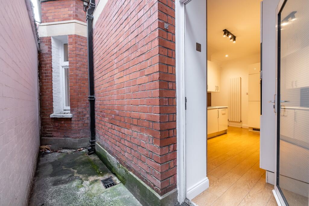 3 bedroom flat for rent
