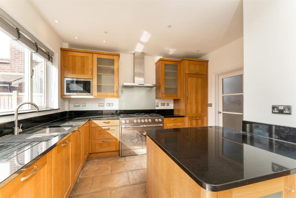 House in London - View 4