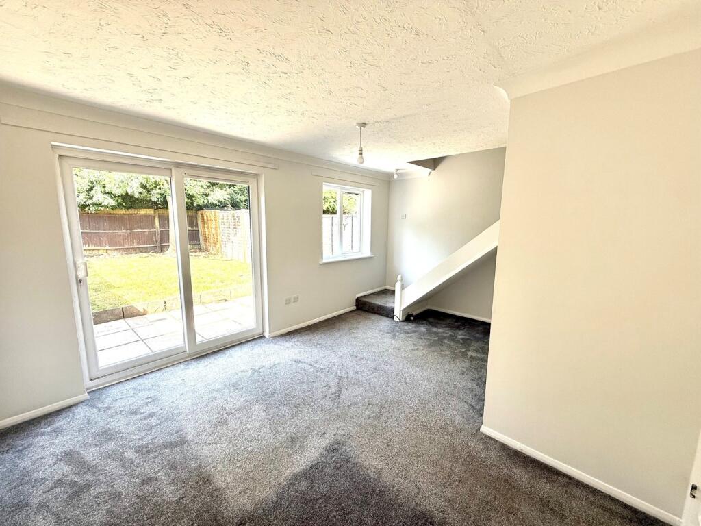 House in Binfield, Temple Park - View 4