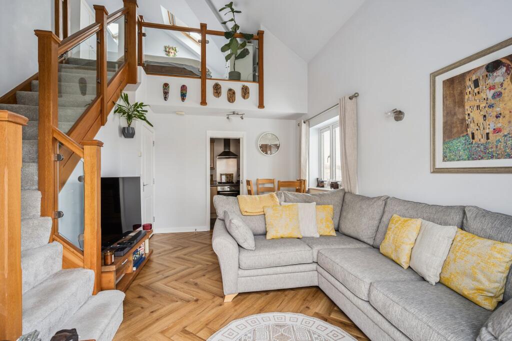 2-bed house on Ley Farm Close, Watford, WD25, £307,500