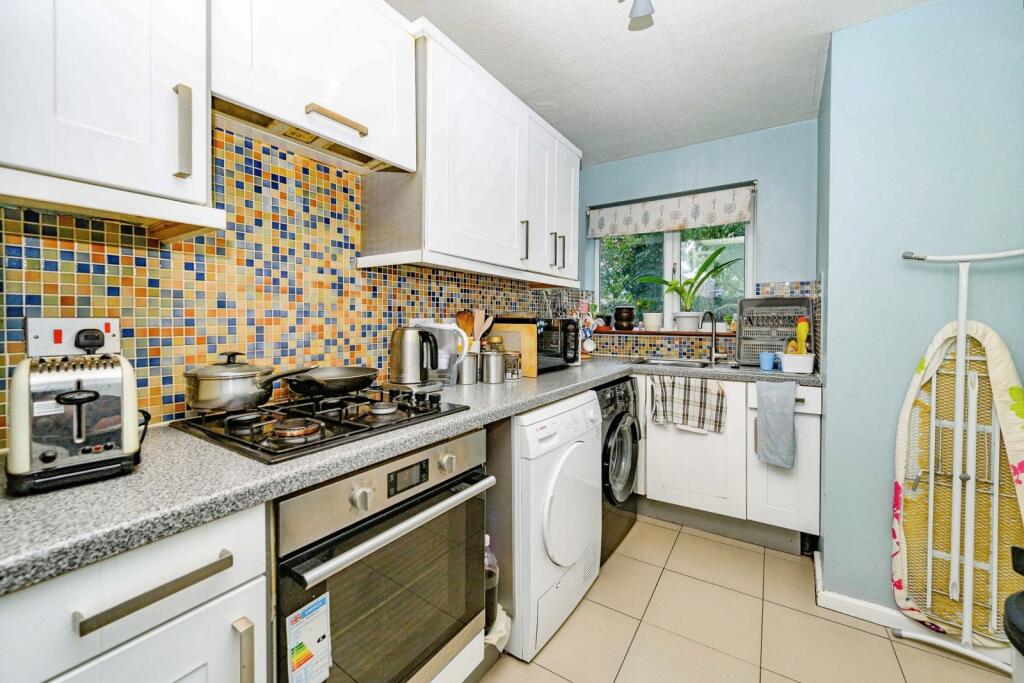 House in Luton, Lewsey Farm - View 4